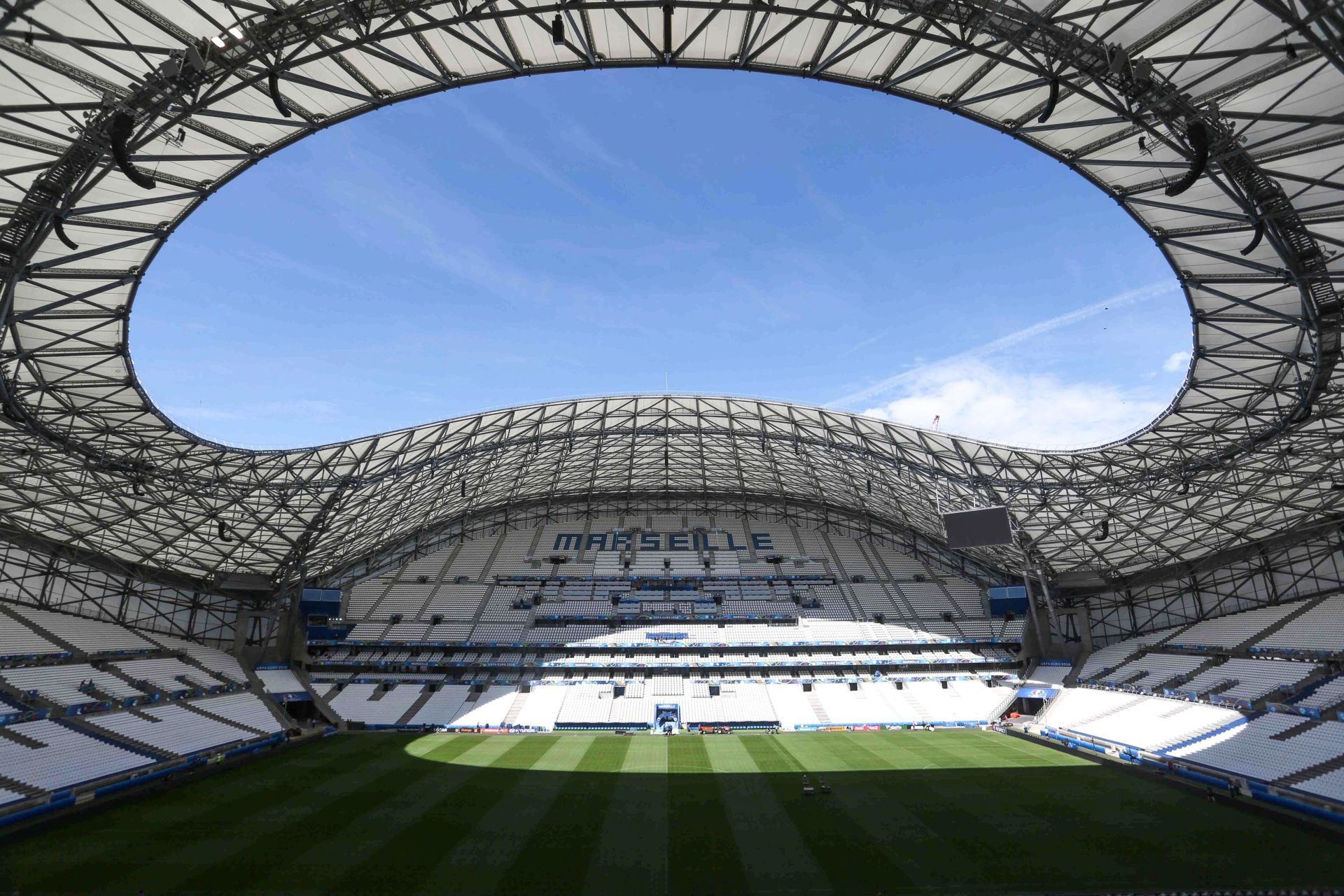 Le nouveau stade Vélodrome inauguré à Marseille